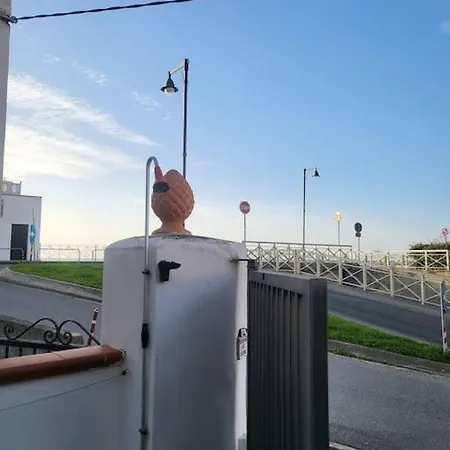 Affittasi Casa A 10 Mt Dal Mare Roccella Ionica